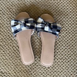 LOFT Gingham Navy & Cream Bow Sandals Size 9